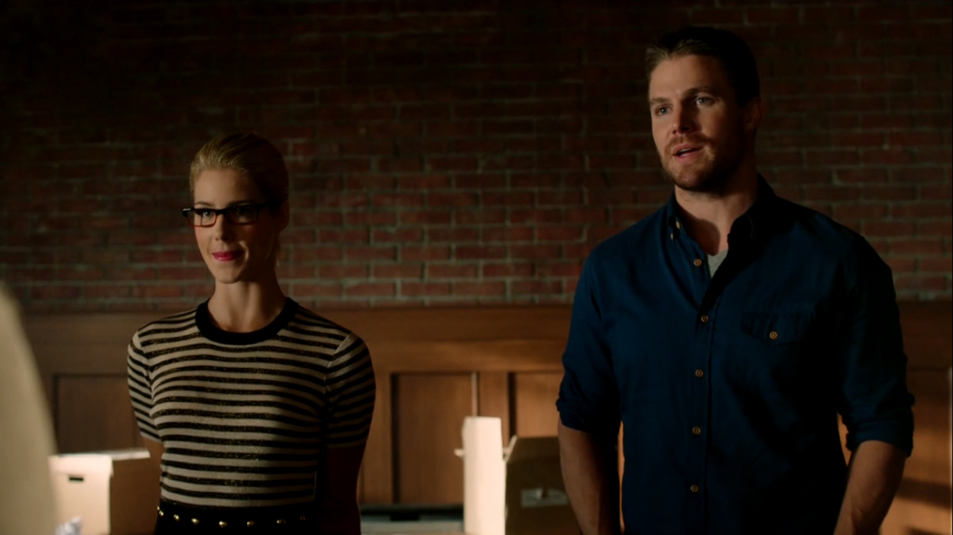 Oliver et Felicity annonçant à leur ami la candidature d'Oliver