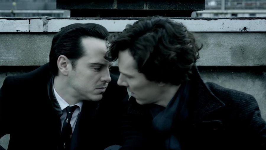 Sherlock et Moriarty qui vont s'embrasser