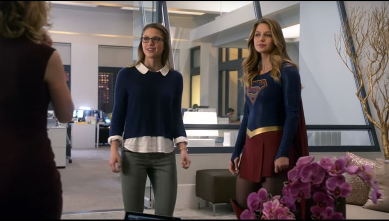 Kara, Cat et Supergirl dans la même pièce