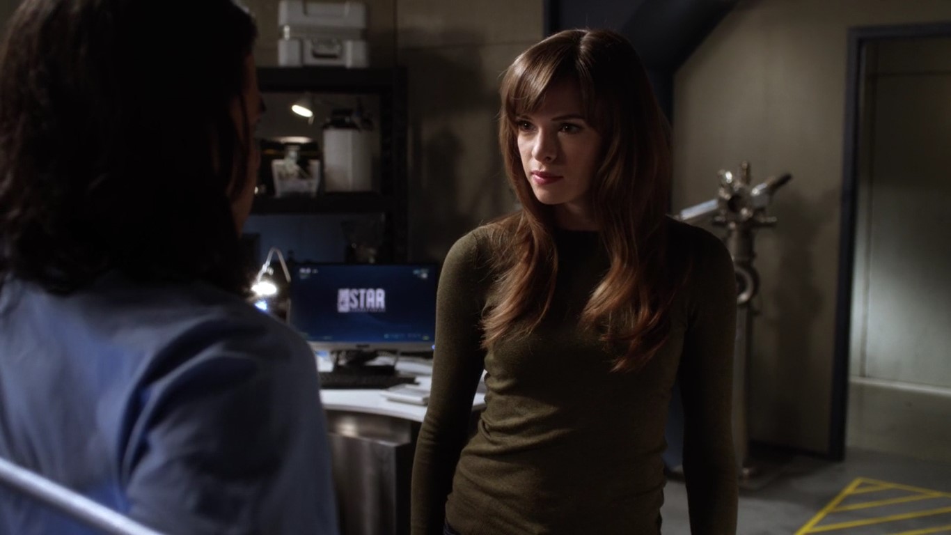 Caitlin se moquant de Cisco