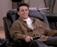 Joey de Friends content puis déçu d'être seul