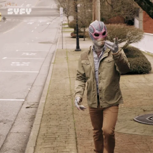 Resident Alien, c'est lui