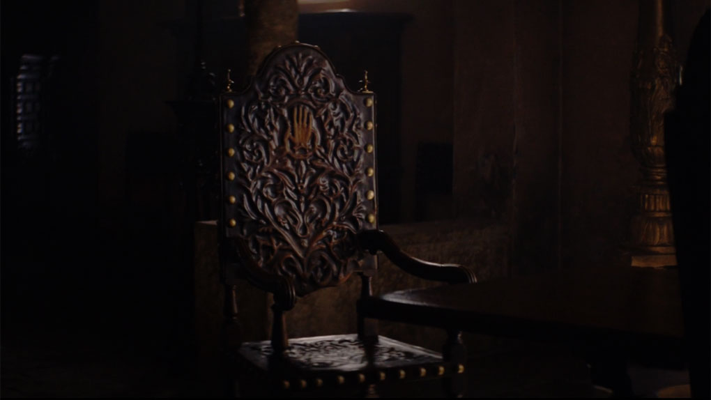 La chaise de la Main du roi adaptée pour Tyrion